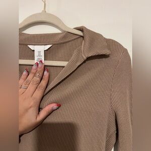 H&M Ribbed Tan Collared Top